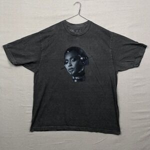 2023 Rihanna World Tour Unique Graphic XXL T Shirt Portrait Print